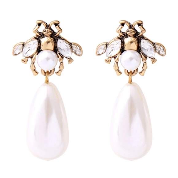 luckyday99 Jewelry - Vintage Style Beautiful Pearl Earrings Gold